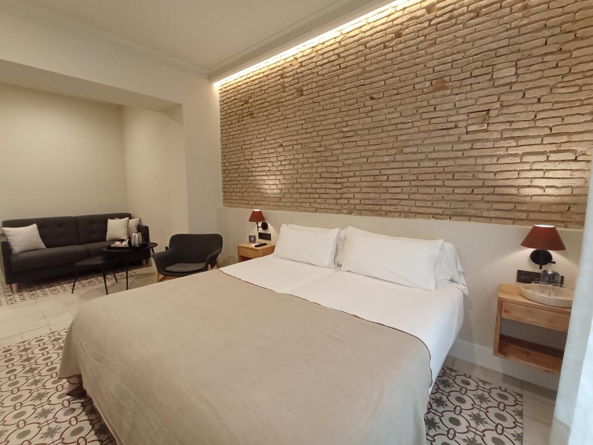 Uma Suites Parada Del Marques Sevilla Exteriör bild