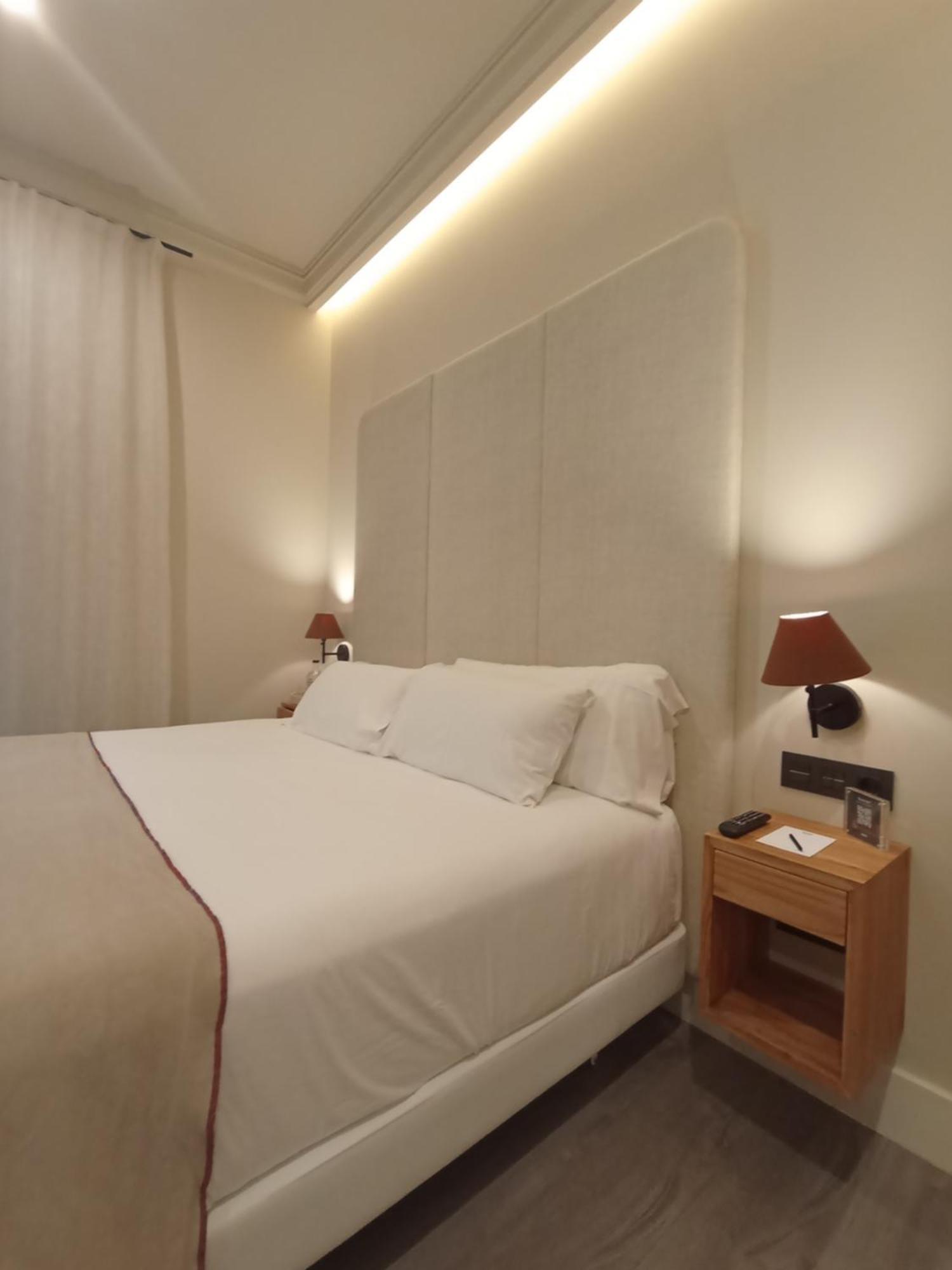 Uma Suites Parada Del Marques Sevilla Exteriör bild