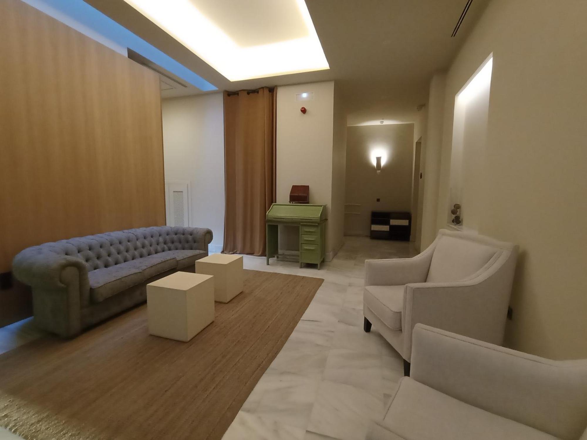 Uma Suites Parada Del Marques Sevilla Exteriör bild