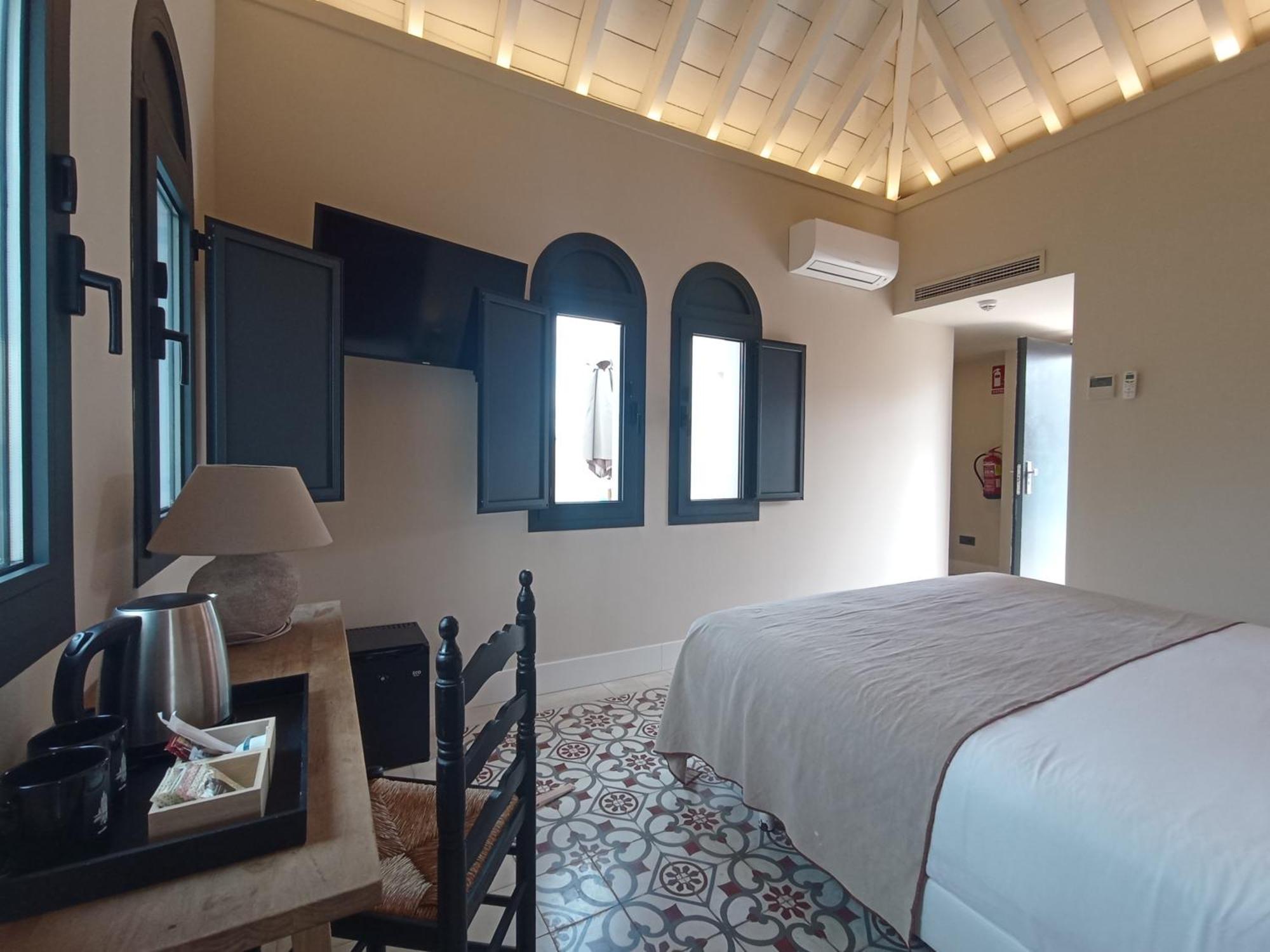 Uma Suites Parada Del Marques Sevilla Exteriör bild