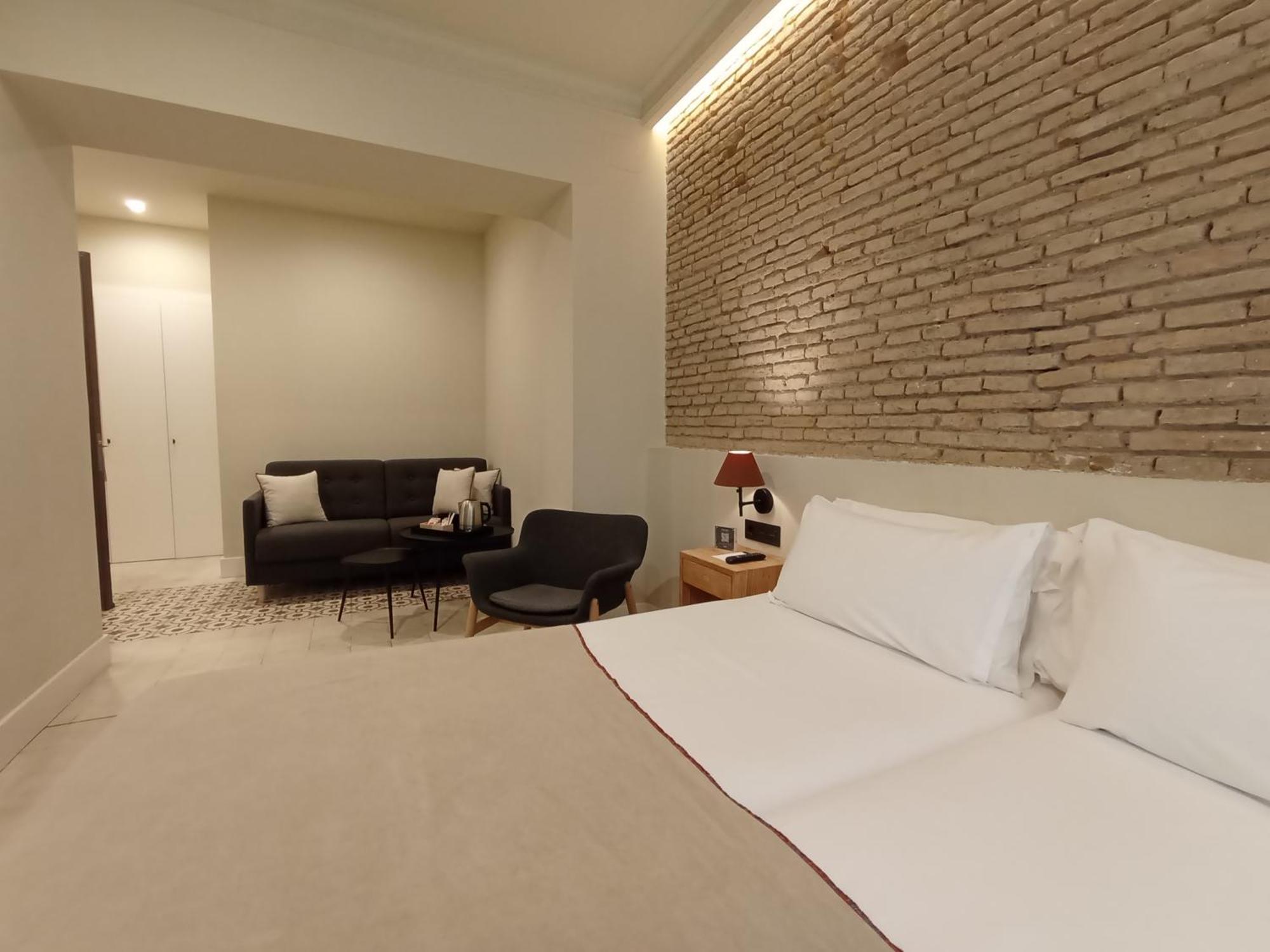 Uma Suites Parada Del Marques Sevilla Exteriör bild