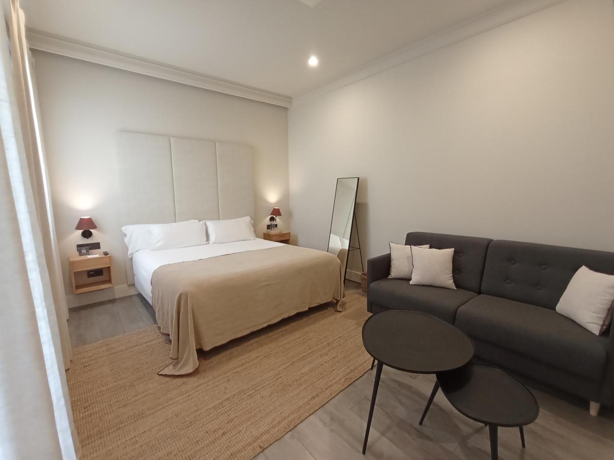 Uma Suites Parada Del Marques Sevilla Exteriör bild