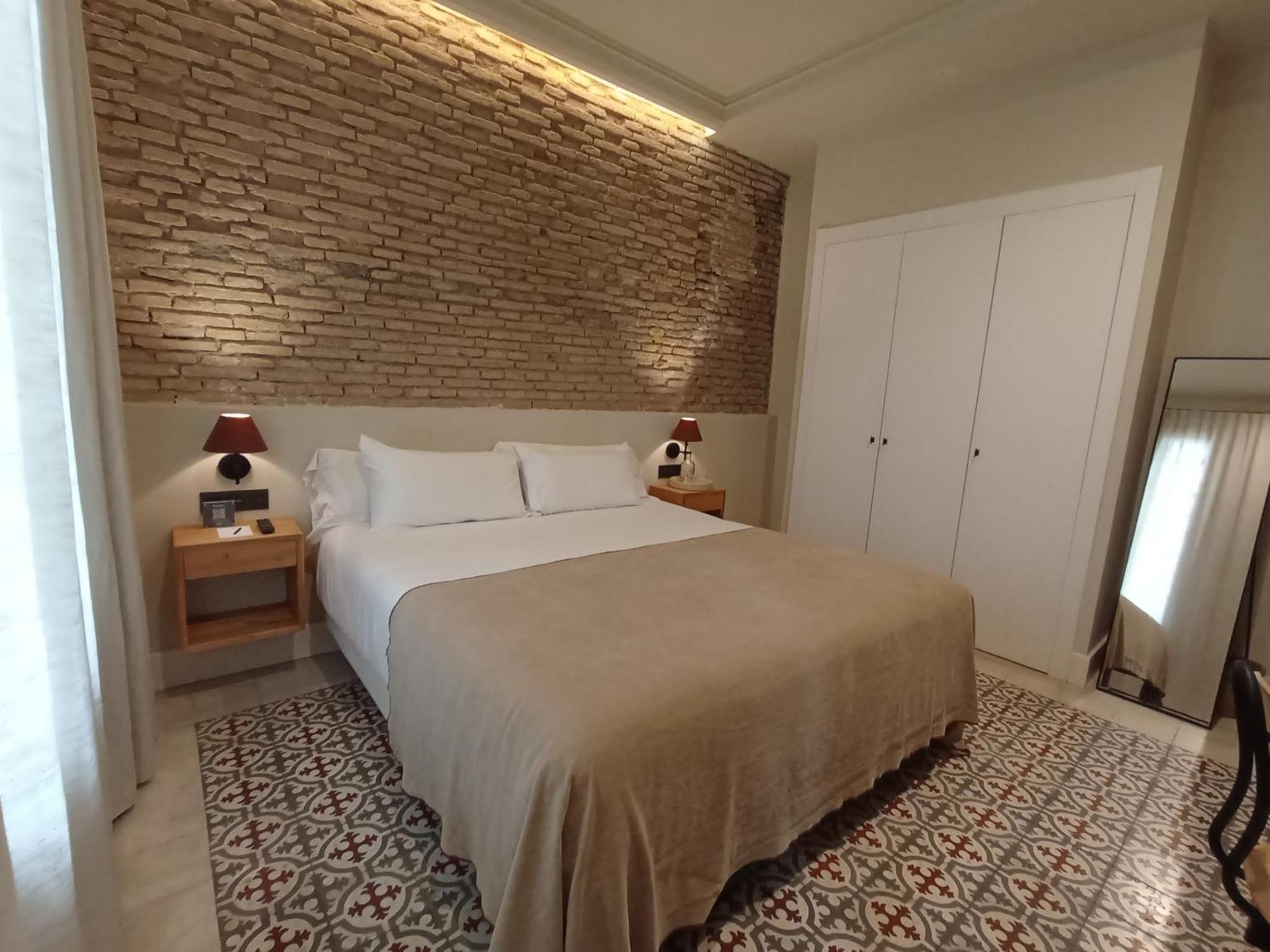 Uma Suites Parada Del Marques Sevilla Exteriör bild