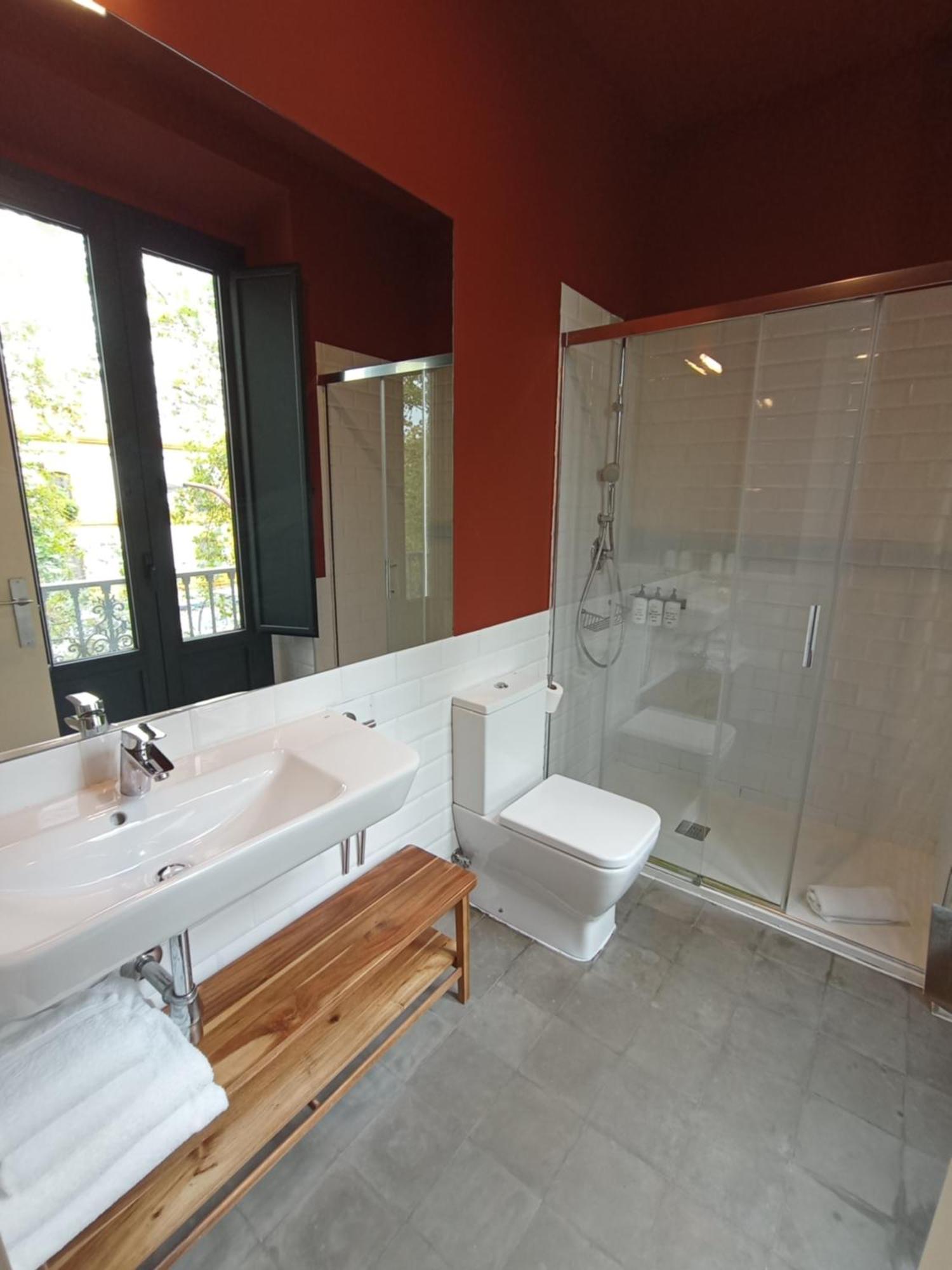 Uma Suites Parada Del Marques Sevilla Exteriör bild